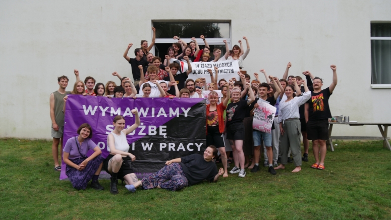 Uczestniczki i uczestnicy Zjazdu Młodzież w Ruchu Pracowniczym (Stara Dąbrowa, sierpień 2023)
