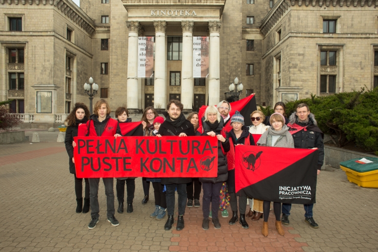 protest pracownic i pracownik&oacute;w warszawskich instytucji kultury